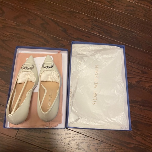 NWT STUART WEITZMAN
Pearl Buckle 75 embellished leather pumps - Picture 7 of 7